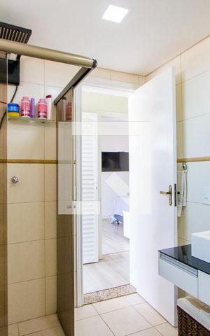 Casa à venda com 260m², 3 quartos e 5 vagas Casa à venda com 260m², 3 quartos e 5 vagasBanheiro social