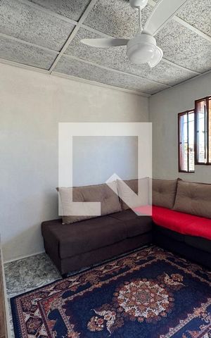 Casa à venda com 80m², 2 quartos e 1 vaga Casa à venda com 80m², 2 quartos e 1 vagaSala