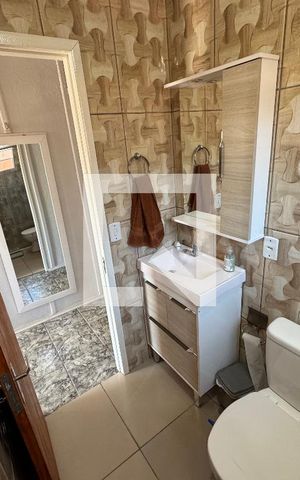 Casa à venda com 80m², 2 quartos e 1 vaga Casa à venda com 80m², 2 quartos e 1 vagaBanheiro