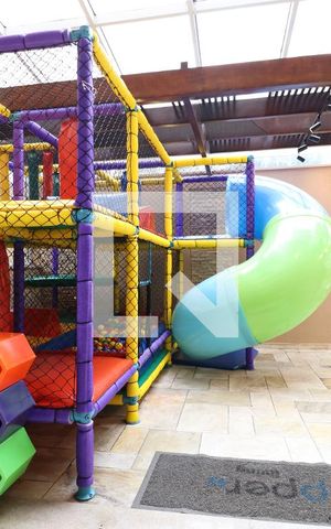 Apartamento para alugar com 79m², 2 quartos e 2 vagasÁrea comum - Playground