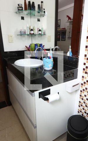 Casa à venda com 125m², 3 quartos e 4 vagasBanheiro da Suíte 2