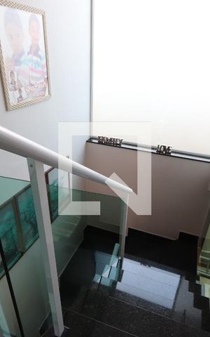 Casa à venda com 125m², 3 quartos e 4 vagasEscadas