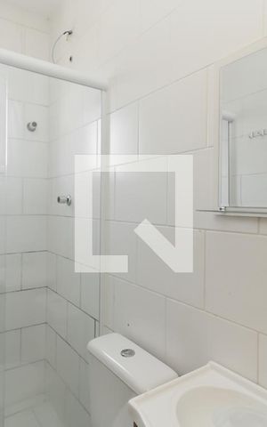 Casa à venda com 50m², 2 quartos e 1 vaga Casa à venda com 50m², 2 quartos e 1 vagaBanheiro