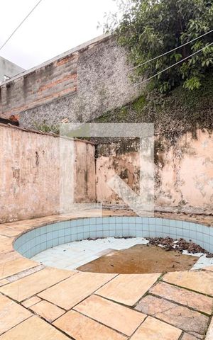 Casa à venda com 300m², 4 quartos e 2 vagas Casa à venda com 300m², 4 quartos e 2 vagasÁrea - Piscina