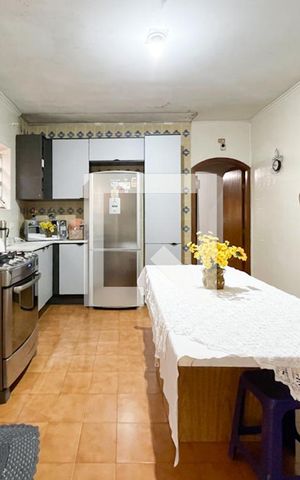 Casa à venda com 300m², 4 quartos e 2 vagas Casa à venda com 300m², 4 quartos e 2 vagasCozinha