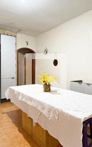 Casa à venda com 300m², 4 quartos e 2 vagas Casa à venda com 300m², 4 quartos e 2 vagasCozinha