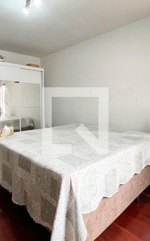 Casa à venda com 300m², 4 quartos e 2 vagas Casa à venda com 300m², 4 quartos e 2 vagasSuíte