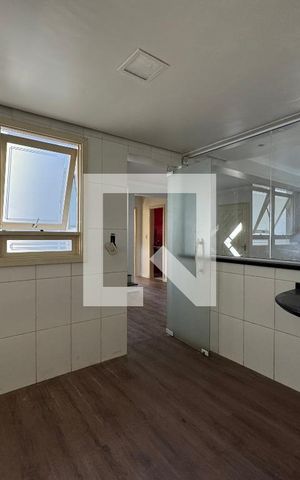 Casa para alugar com 130m², 2 quartos e 1 vaga Casa para alugar com 130m², 2 quartos e 1 vagaCozinha/Área de serviço