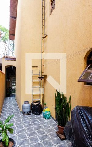 Casa à venda com 260m², 3 quartos e 2 vagas Casa à venda com 260m², 3 quartos e 2 vagasÁrea Externa