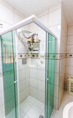 Casa à venda com 260m², 3 quartos e 2 vagas Casa à venda com 260m², 3 quartos e 2 vagasBanheiro
