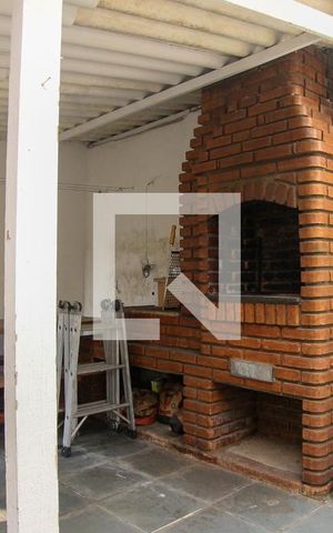 Casa à venda com 250m², 4 quartos e 1 vaga Casa à venda com 250m², 4 quartos e 1 vagaÁrea de serviço