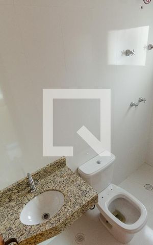 Casa de condomínio à venda com 96m², 3 quartos e 3 vagas Casa de condomínio à venda com 96m², 3 quartos e 3 vagasBanheiro