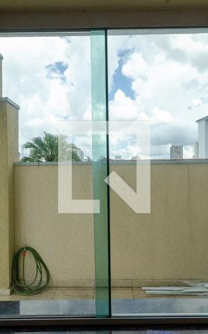 Casa de condomínio à venda com 96m², 3 quartos e 3 vagas Casa de condomínio à venda com 96m², 3 quartos e 3 vagasSala - janela