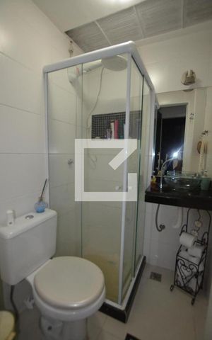 Apartamento para alugar com 60m², 2 quartos e sem vagaBanheiro social