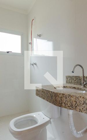 Casa de condomínio à venda com 96m², 3 quartos e 3 vagas Casa de condomínio à venda com 96m², 3 quartos e 3 vagasBanheiro da Suíte