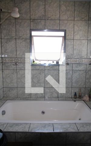 Casa para alugar com 375m², 4 quartos e sem vagaBanheiro