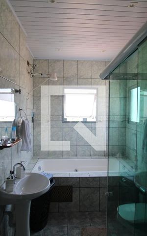 Casa para alugar com 375m², 4 quartos e sem vagaBanheiro
