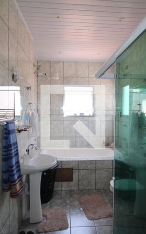 Casa para alugar com 375m², 4 quartos e sem vagaBanheiro