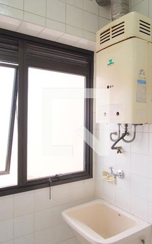 Apartamento à venda com 70m², 3 quartos e 1 vagaÁrea de Serviço