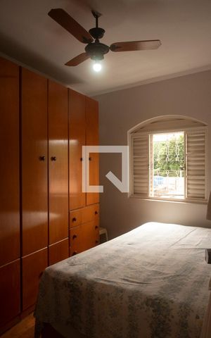 Casa à venda com 270m², 5 quartos e 2 vagasQuarto 4