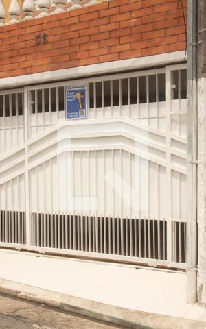 Casa à venda com 270m², 5 quartos e 2 vagasFrente