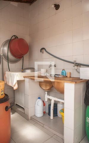 Casa à venda com 270m², 5 quartos e 2 vagasÁrea de Serviço 2