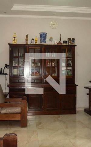 Casa à venda com 270m², 5 quartos e 2 vagasSala