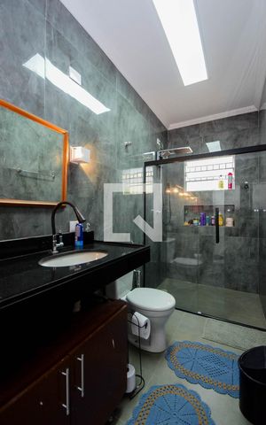 Casa à venda com 200m², 2 quartos e 5 vagasBanheiro