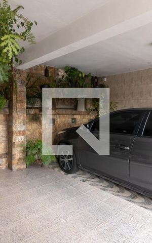 Casa à venda com 300m², 3 quartos e 3 vagasGaragem
