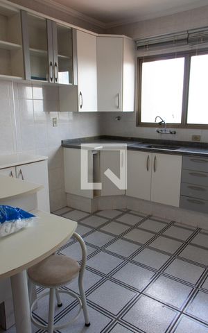 Apartamento para alugar com 111m², 3 quartos e 2 vagas Apartamento para alugar com 111m², 3 quartos e 2 vagasCOZINHA
