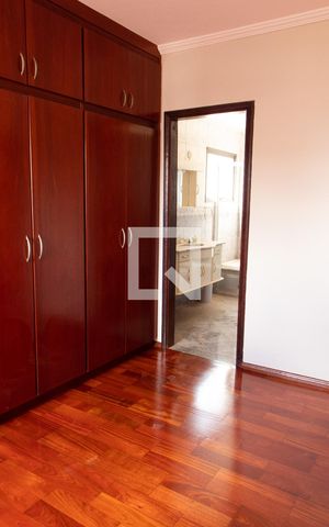 Apartamento para alugar com 111m², 3 quartos e 2 vagas Apartamento para alugar com 111m², 3 quartos e 2 vagasSUITE