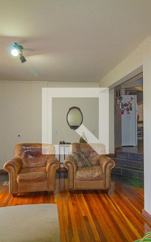 Casa para alugar com 117m², 3 quartos e 2 vagas Casa para alugar com 117m², 3 quartos e 2 vagasSala