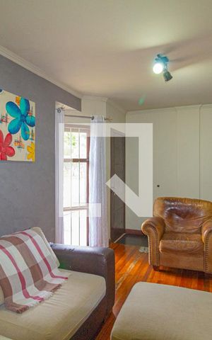 Casa para alugar com 117m², 3 quartos e 2 vagas Casa para alugar com 117m², 3 quartos e 2 vagasSala
