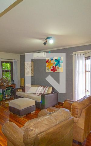 Casa para alugar com 117m², 3 quartos e 2 vagas Casa para alugar com 117m², 3 quartos e 2 vagasSala