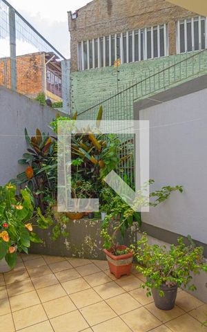 Casa para alugar com 117m², 3 quartos e 2 vagas Casa para alugar com 117m², 3 quartos e 2 vagasÁrea de Serviço
