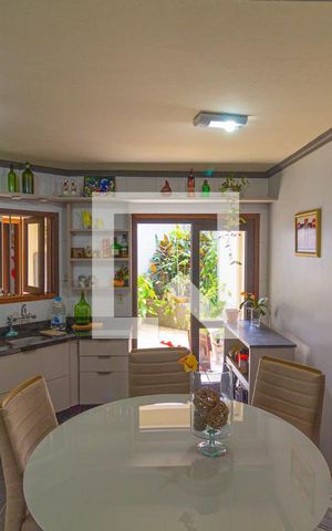 Casa para alugar com 117m², 3 quartos e 2 vagas Casa para alugar com 117m², 3 quartos e 2 vagasCozinha