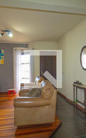 Casa para alugar com 117m², 3 quartos e 2 vagas Casa para alugar com 117m², 3 quartos e 2 vagasSala