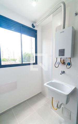 Apartamento à venda com 38m², 2 quartos e sem vaga Apartamento à venda com 38m², 2 quartos e sem vagaCozinha e Área de Serviço