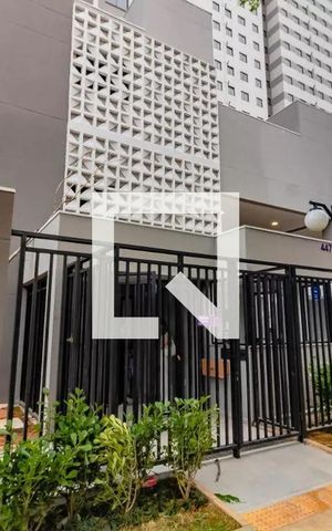 Apartamento à venda com 38m², 2 quartos e sem vaga Apartamento à venda com 38m², 2 quartos e sem vagaFachada e portaria