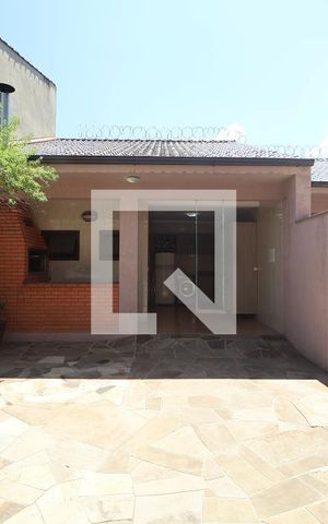 Casa à venda com 192m², 2 quartos e 2 vagasQuintal