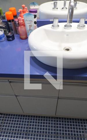 Casa à venda com 192m², 2 quartos e 2 vagasBanheiro
