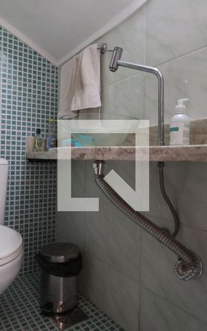 Casa à venda com 192m², 2 quartos e 2 vagasLavabo