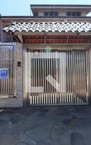 Casa à venda com 192m², 2 quartos e 2 vagasFachada