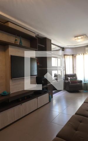 Casa à venda com 192m², 2 quartos e 2 vagasSala