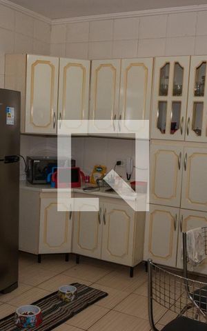Casa para alugar com 90m², 4 quartos e 2 vagas Casa para alugar com 90m², 4 quartos e 2 vagasCozinha