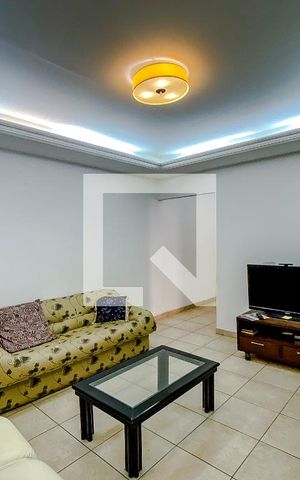 Casa à venda com 230m², 3 quartos e 2 vagasSala