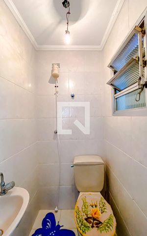 Casa à venda com 230m², 3 quartos e 2 vagasBanheiro de serviço