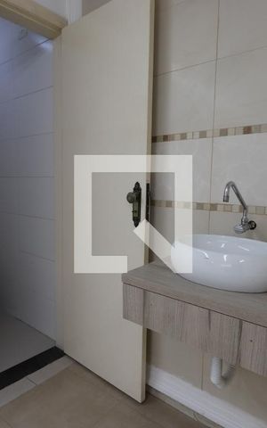 Casa para alugar com 170m², 3 quartos e 2 vagasBanheiro de Serviço