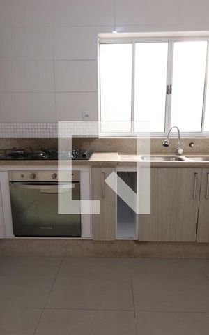 Casa para alugar com 170m², 3 quartos e 2 vagasCozinha