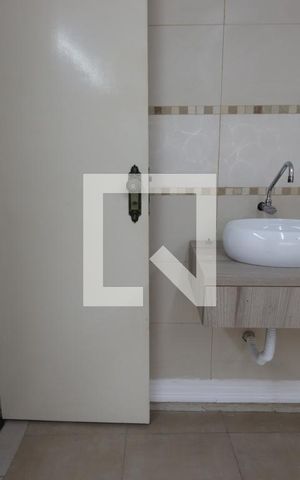 Casa para alugar com 170m², 3 quartos e 2 vagasBanheiro de Serviço